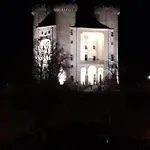דירה Mansarda Le Chateau